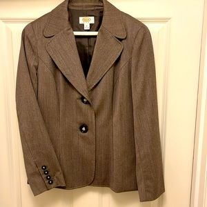 Occasionally worn Talbot 2 piece suit. Size 10 petite. Wool.